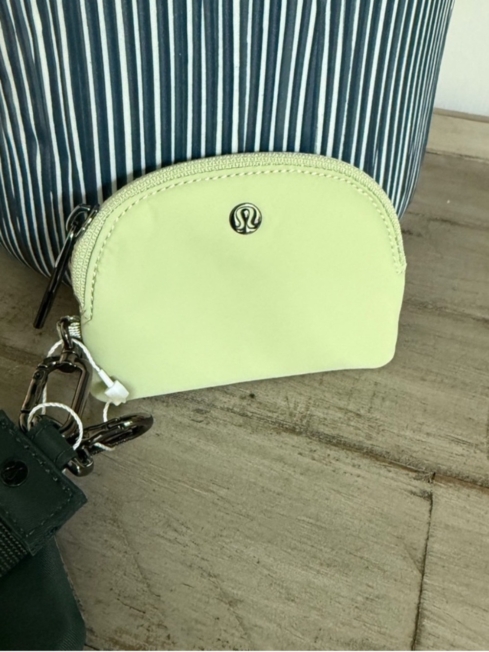 Lululemon Dual Pouch Wristlet - Picture 4 of 5